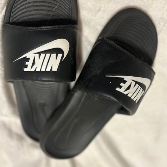 Men's Nike Victori One Slides, Black/White SZ 7 - Picture 2 of 5